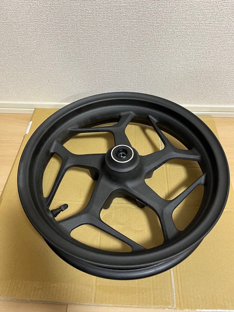 PCX フロントホイール