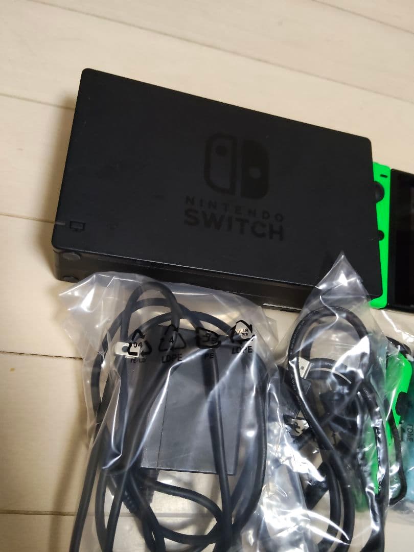 Nintendo Switch 本体 グリーン/ピンク Joy-Con　中古品