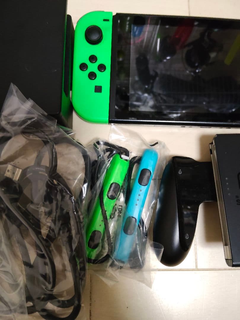 Nintendo Switch 本体 グリーン/ピンク Joy-Con　中古品