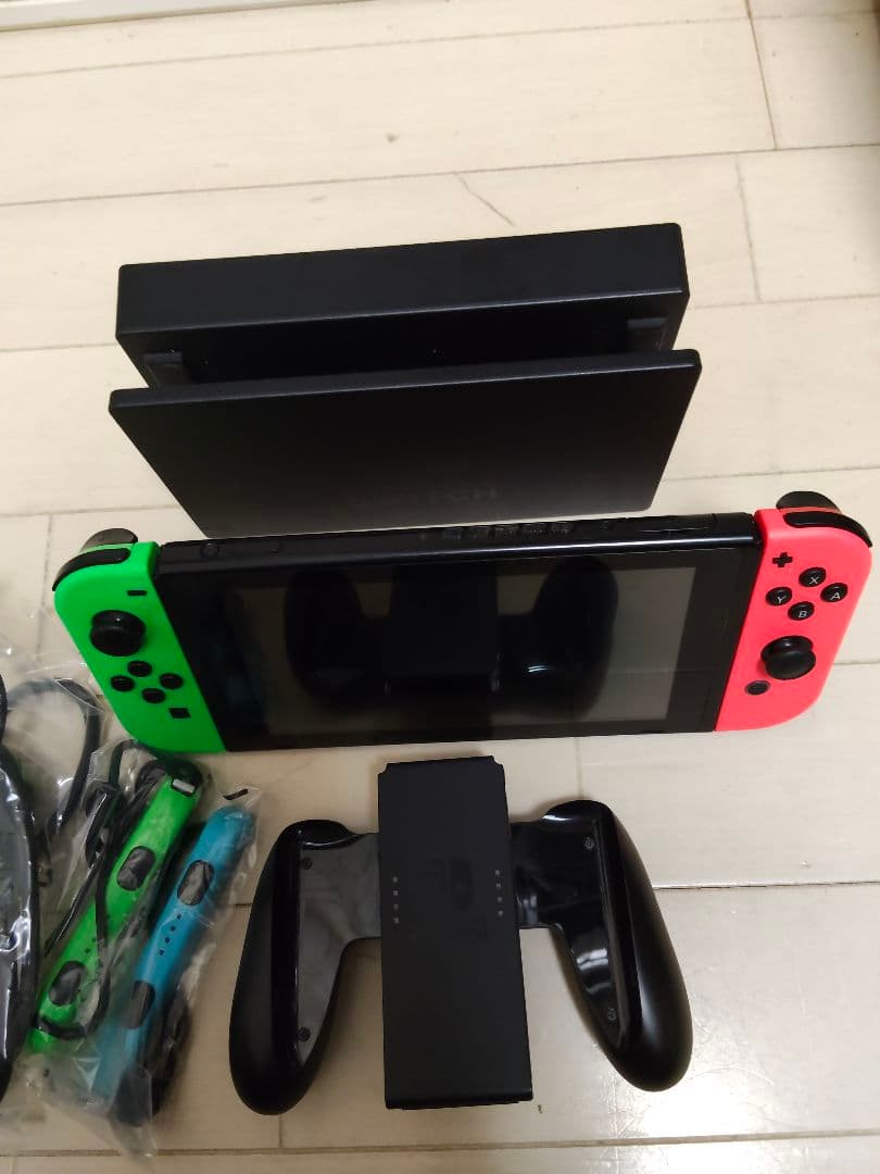 Nintendo Switch 本体 グリーン/ピンク Joy-Con　中古品
