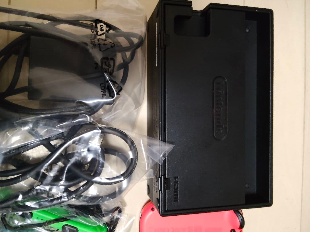 Nintendo Switch 本体 グリーン/ピンク Joy-Con　中古品