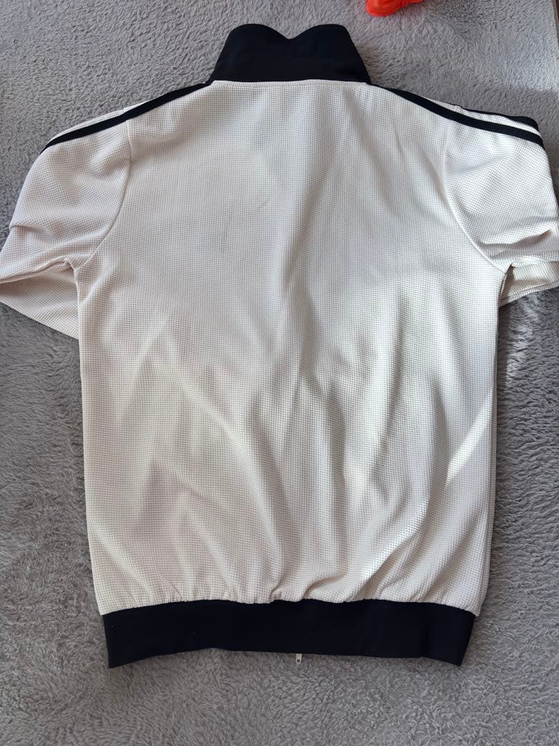 【値下げ】アディダス　トラックジャケット　Mサイズ