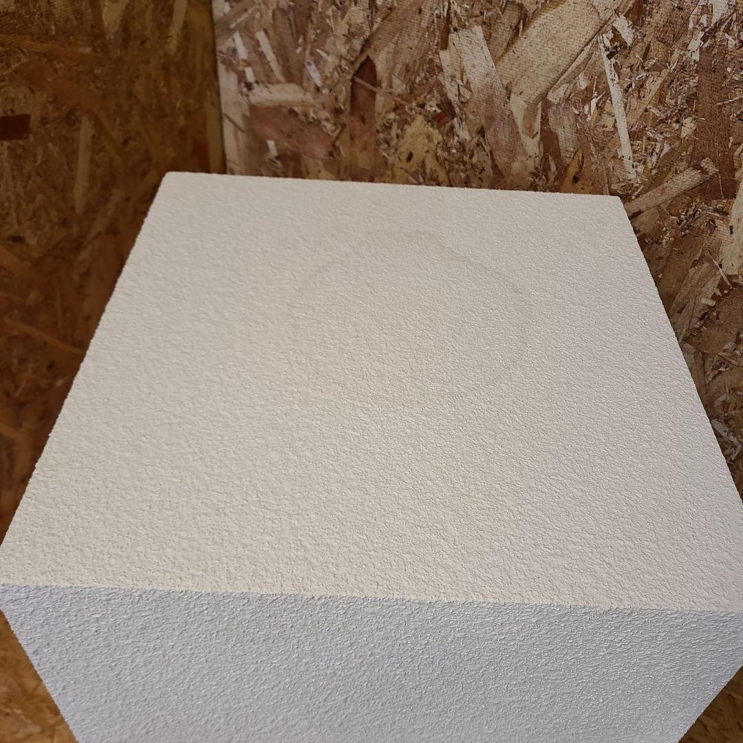 ZARA  セメントフィニッシュ テーブル