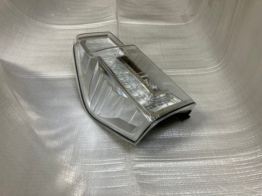 ♦︎ダイハツ★タントカスタムLA600S左純正テールランプ★インナーメッキ★良品★