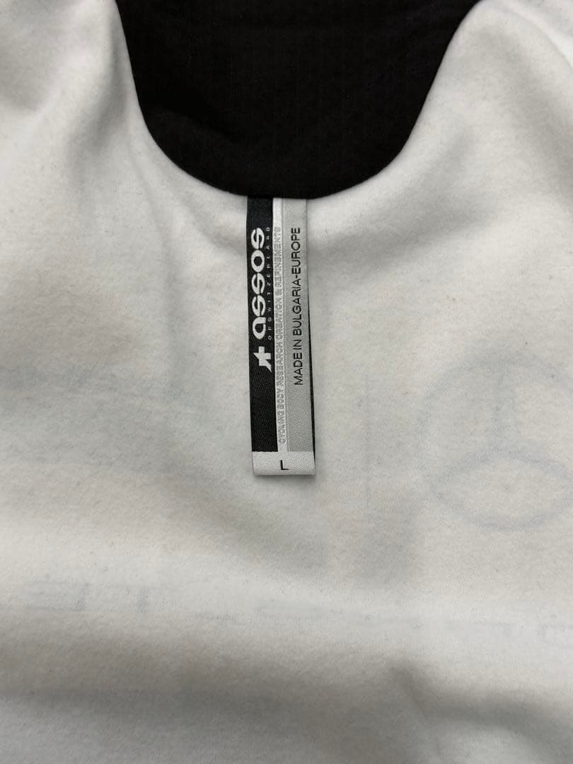 13日で出品終了　ASSOS MERCEDES AMG PETRONAS ジレ