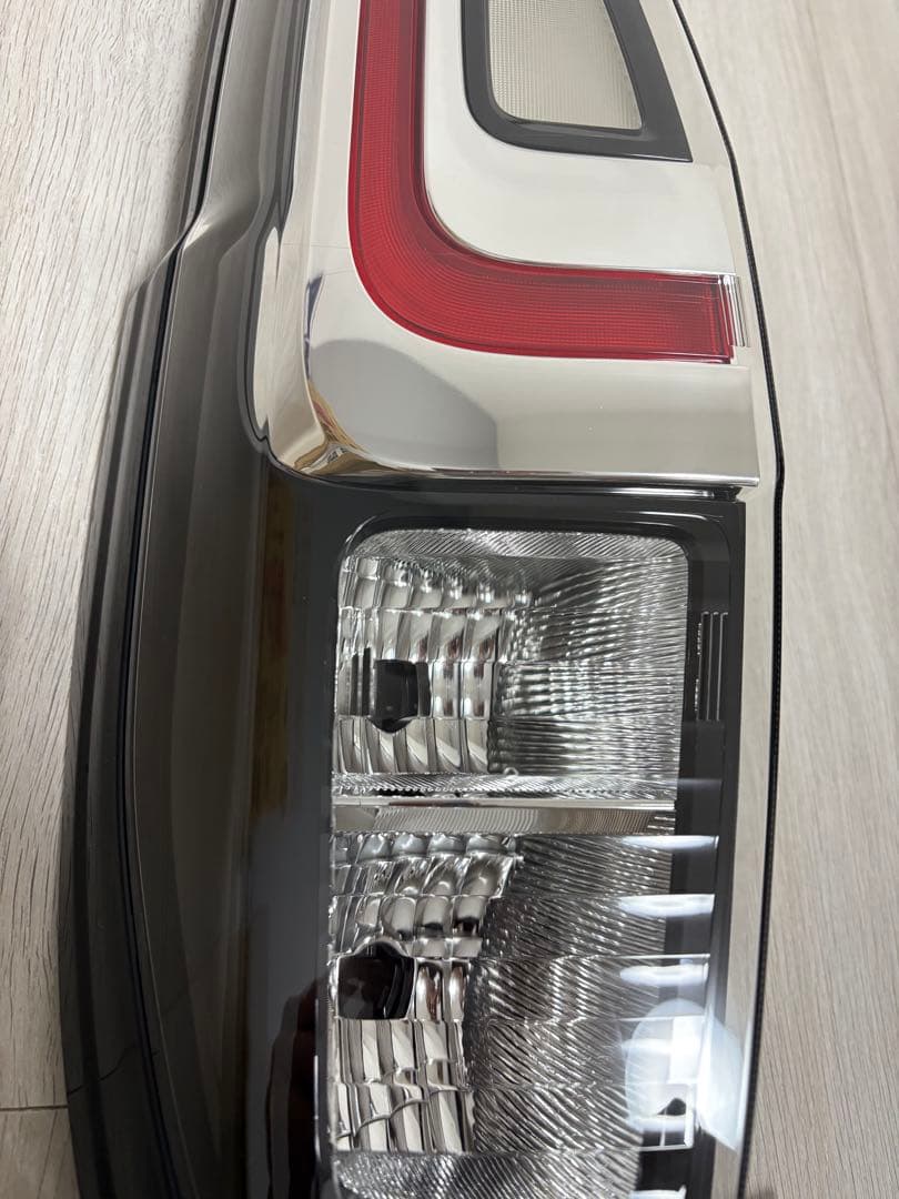 本日限定お値引き‼️ma37s ソリオ テールランプ