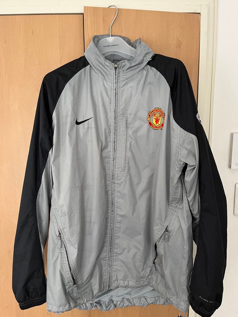 Nike マンチェスター・ユナイテッド ウィンドブレーカー