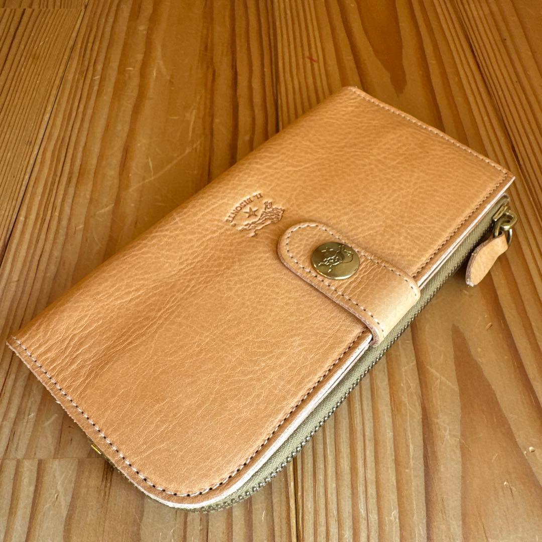 【新品】IL BISONTE コンチョストラップ 長財布 ヌメ ナチュラル☆