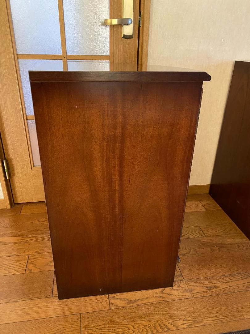 カリモク コロニアル チェスト コーナーキャビネット 飾り棚