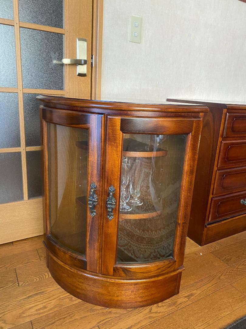 カリモク コロニアル チェスト コーナーキャビネット 飾り棚