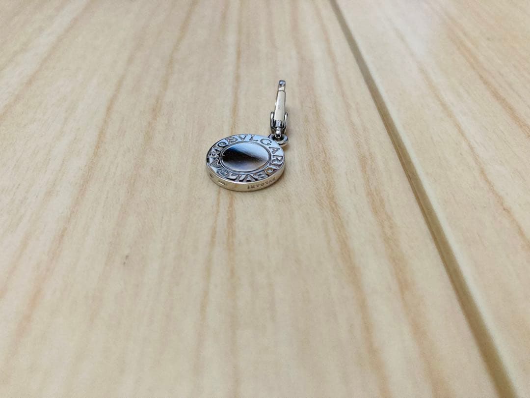 ブルガリ オニキス　トップ チャーム K18 WG オニキス