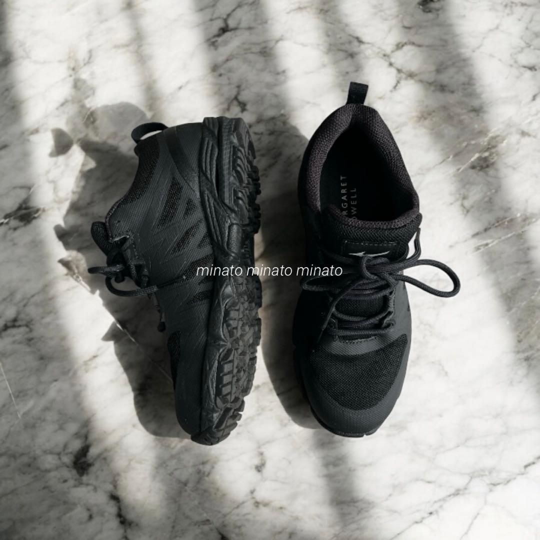 のん 未使用級 マーガレットハウエル NEW MIZUNO SHOES