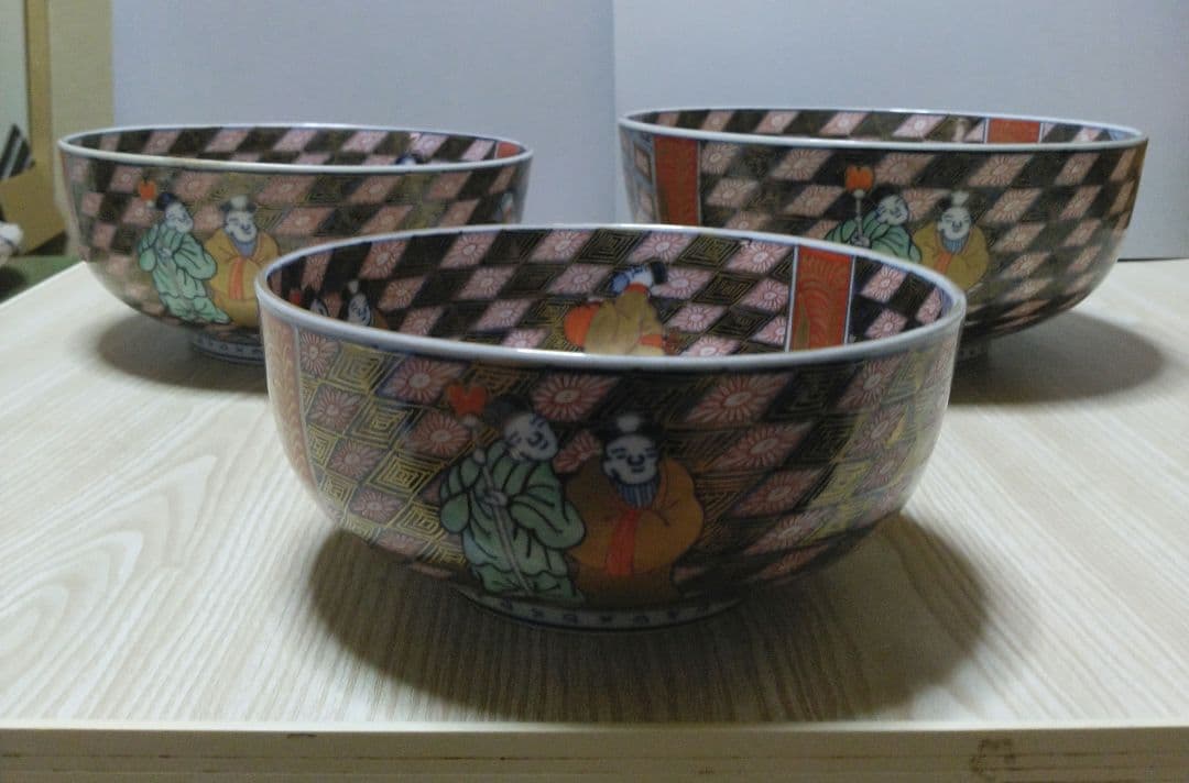 G*n様 特上手　古伊万里　金彩　色絵　賢人　そう図　深鉢　バラ売りも可能です。