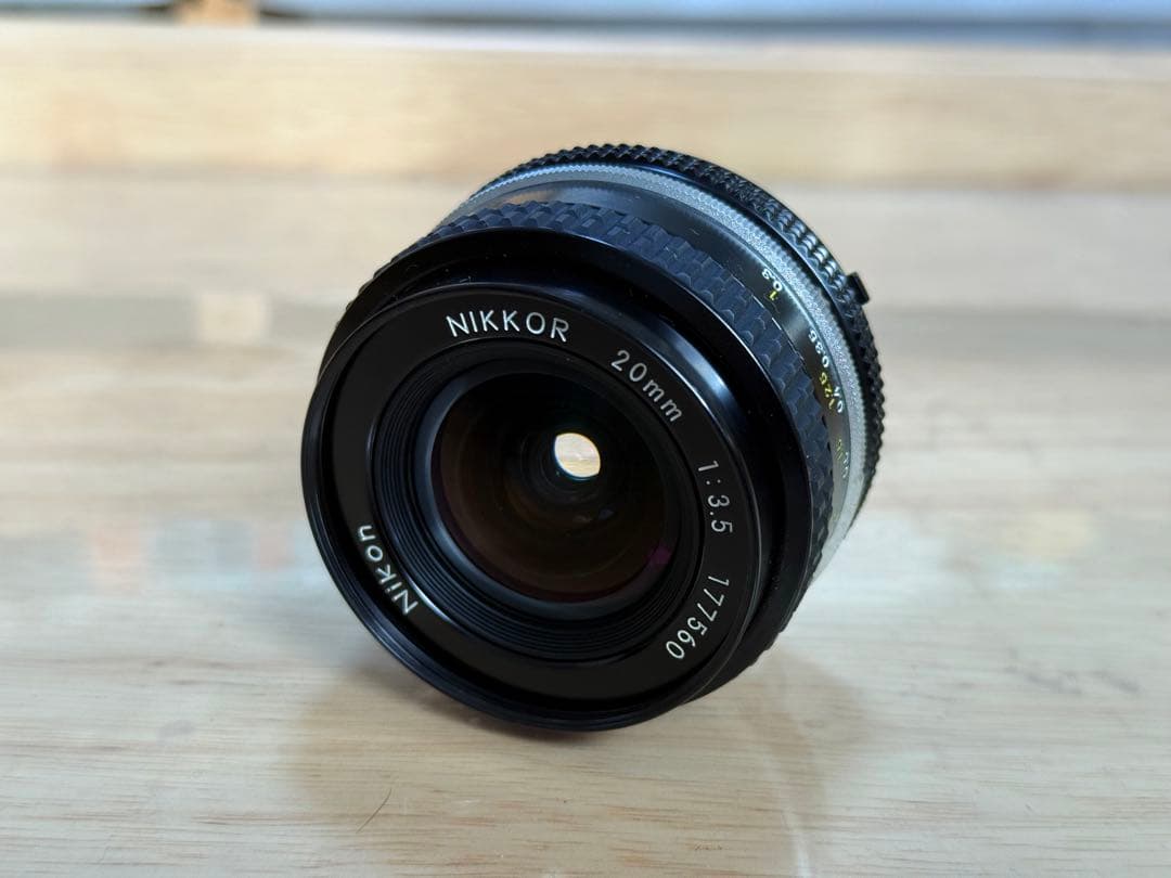 広角オールドレンズ Nikon Ai 20mm F3.5