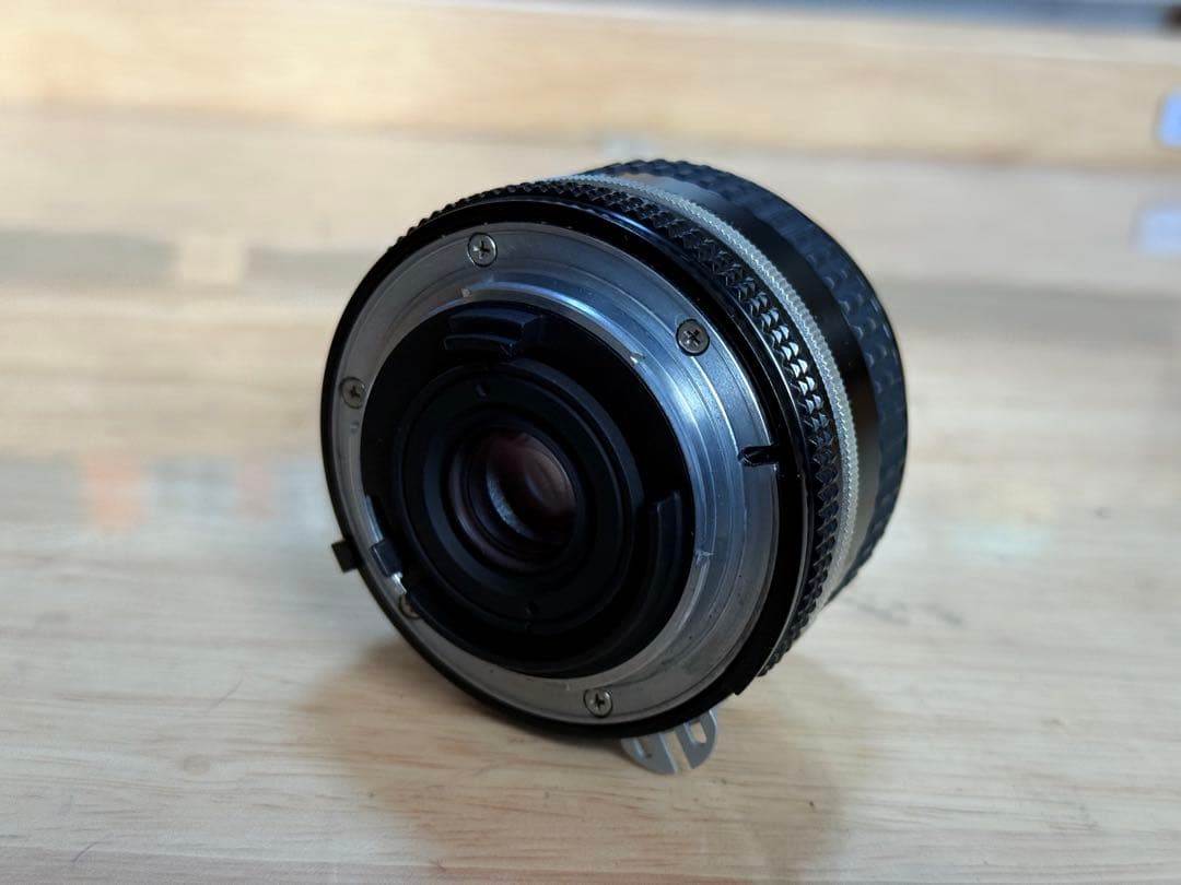 広角オールドレンズ Nikon Ai 20mm F3.5