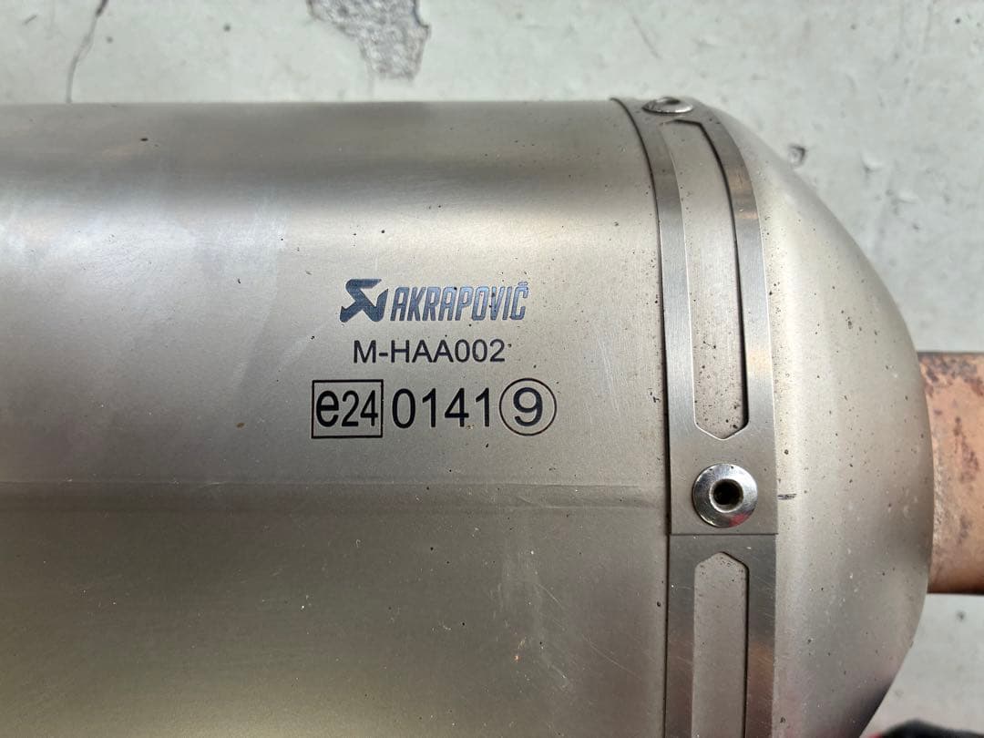 アクラポビッチ スリップオンライン チタン（品番: s-y12so2-haat）