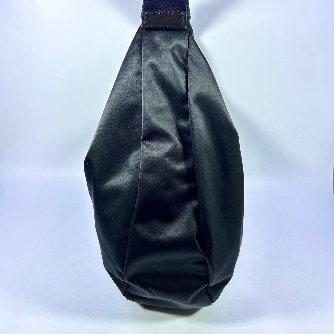 レア✨russet クラウズナイロンラウンドビッグショルダーバッグ ゴールド金具