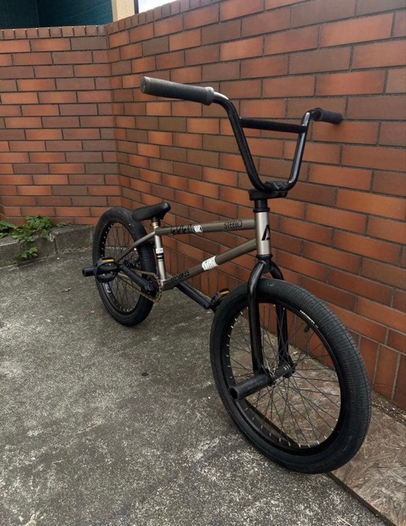 ARESBIKES STEELO ストリートBMX タイヤサイズ20インチ