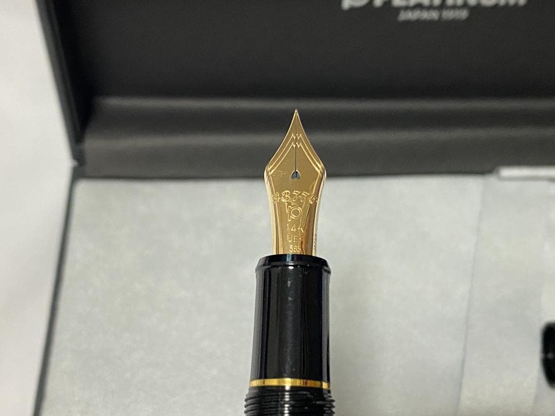 PLATINUM #3776 CENTURY 万年筆 UEF ブラック