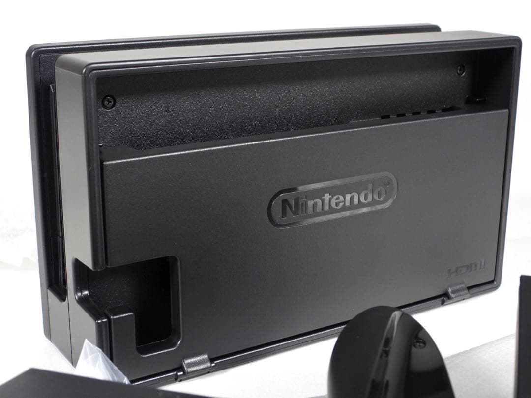 【じんさん】【美品】 Nintendo Switch 本体 2020年製