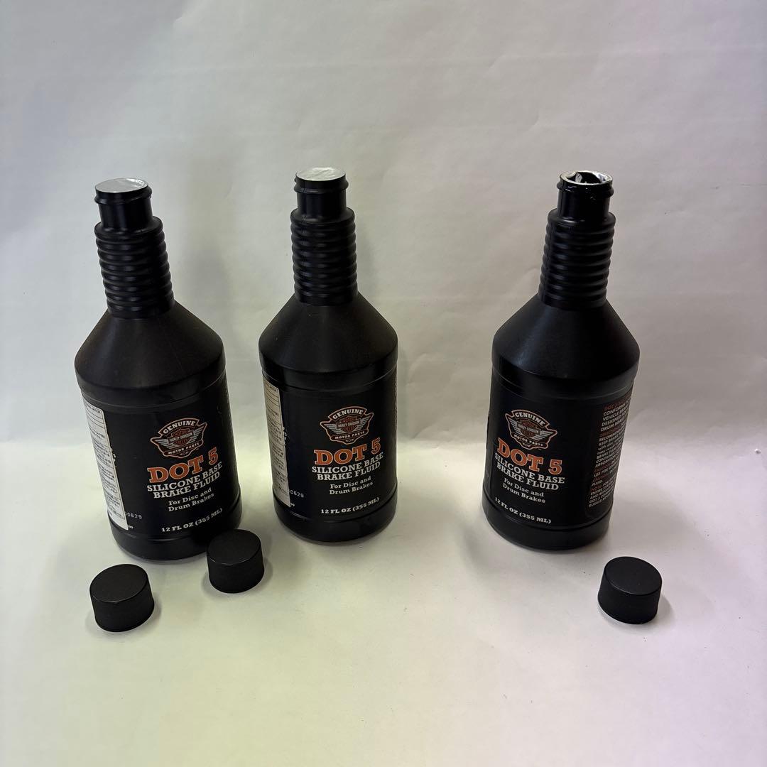 ハーレー純正　ブレーキフルード2本　DOT5 新品未開封　おまけで1本