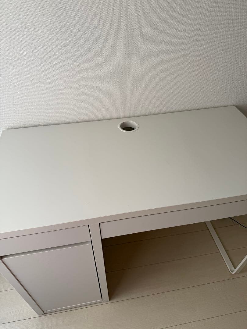 ホワイトデスク 収納付き シンプルデザイン