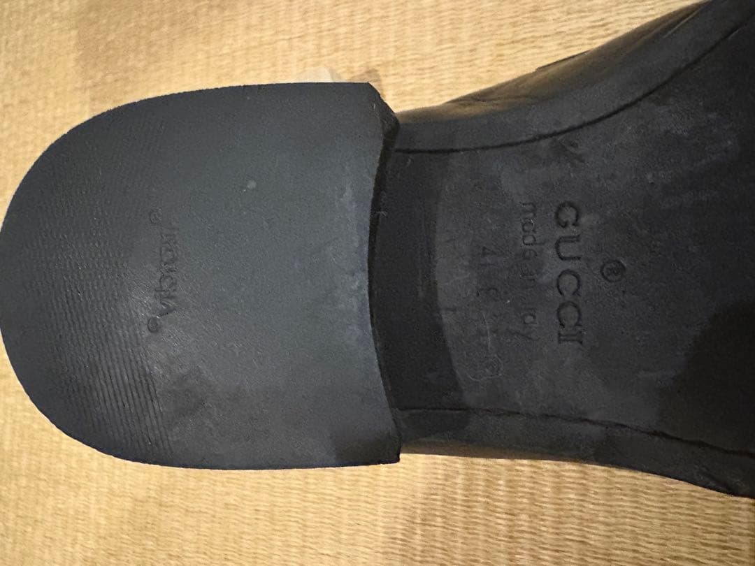 GUCCI ブラック ローファー 金具付き