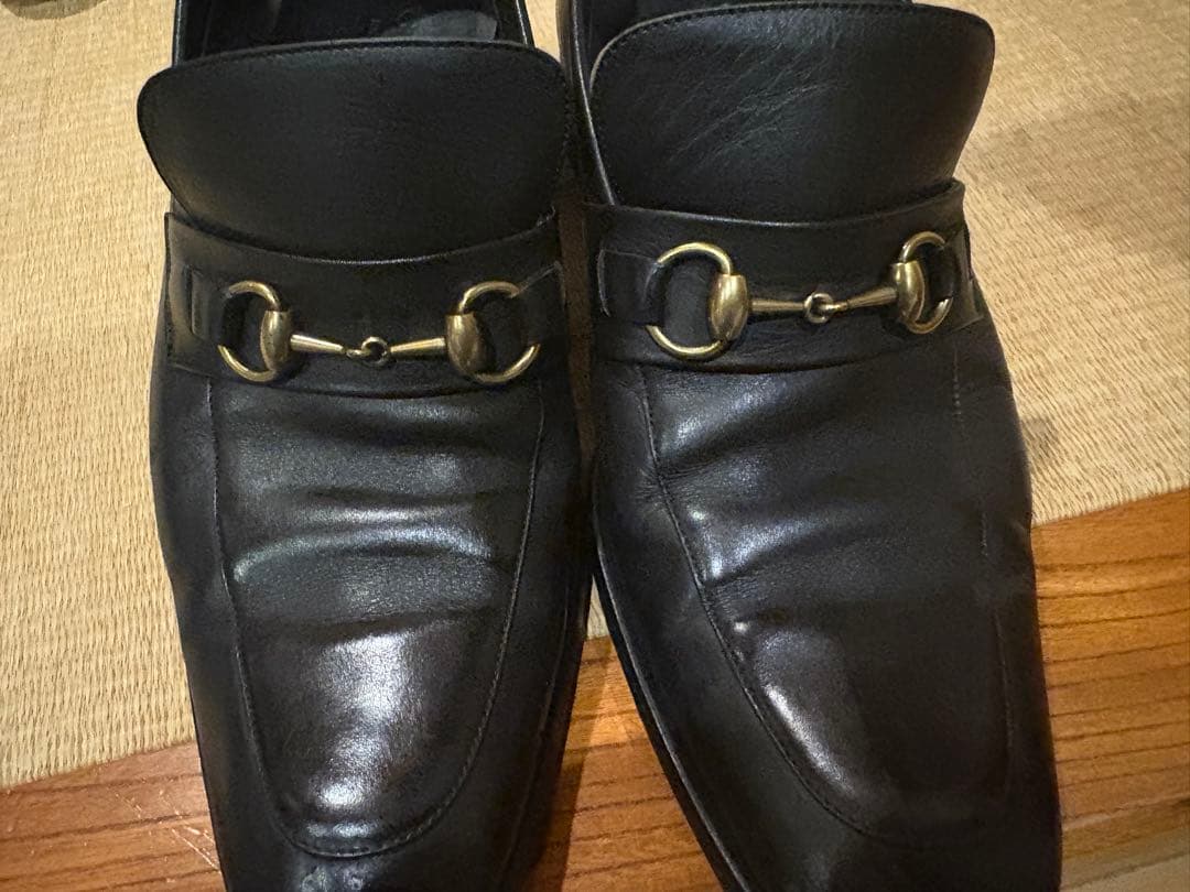 GUCCI ブラック ローファー 金具付き