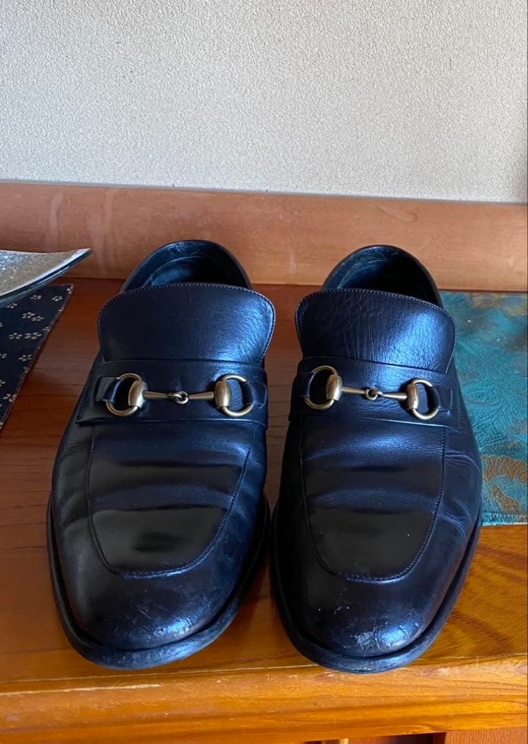GUCCI ブラック ローファー 金具付き