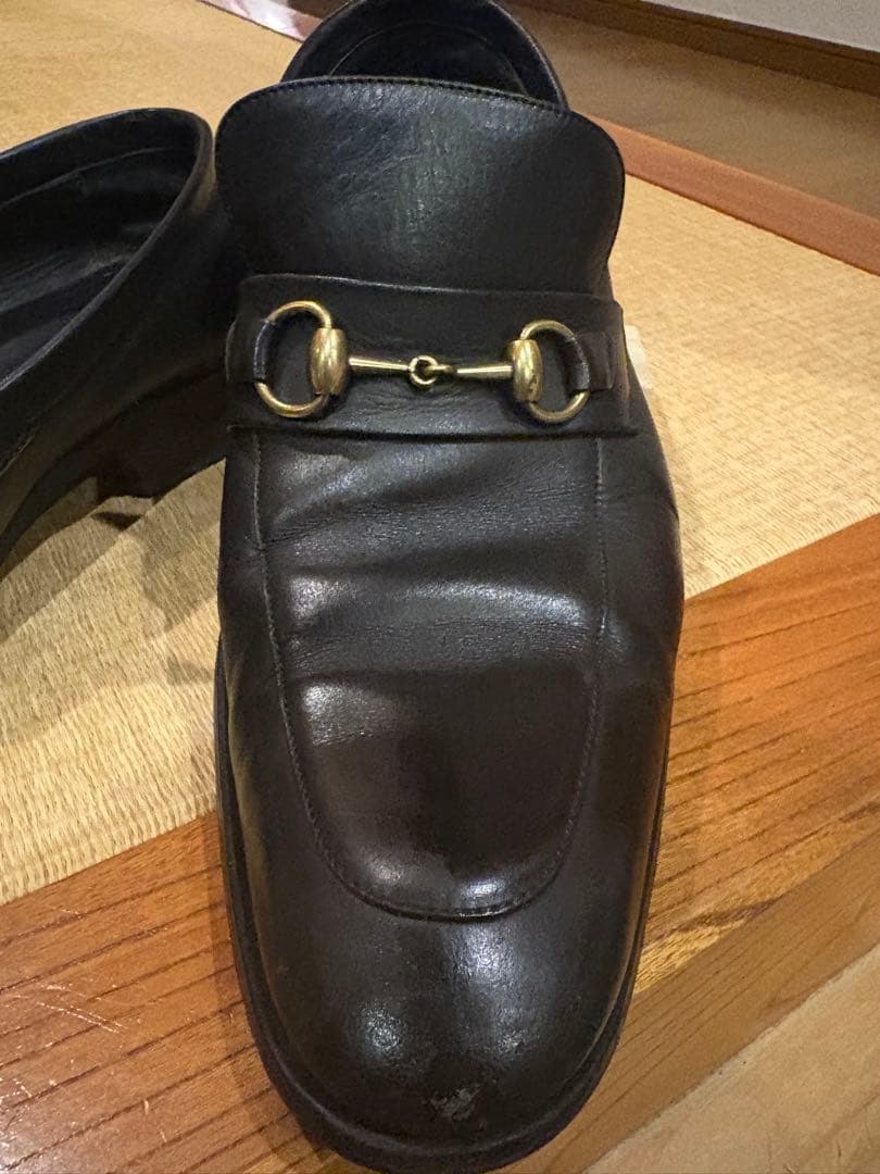 GUCCI ブラック ローファー 金具付き
