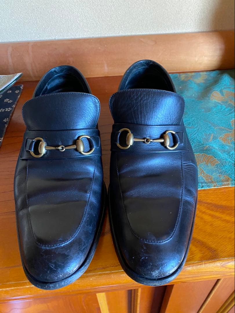 GUCCI ブラック ローファー 金具付き