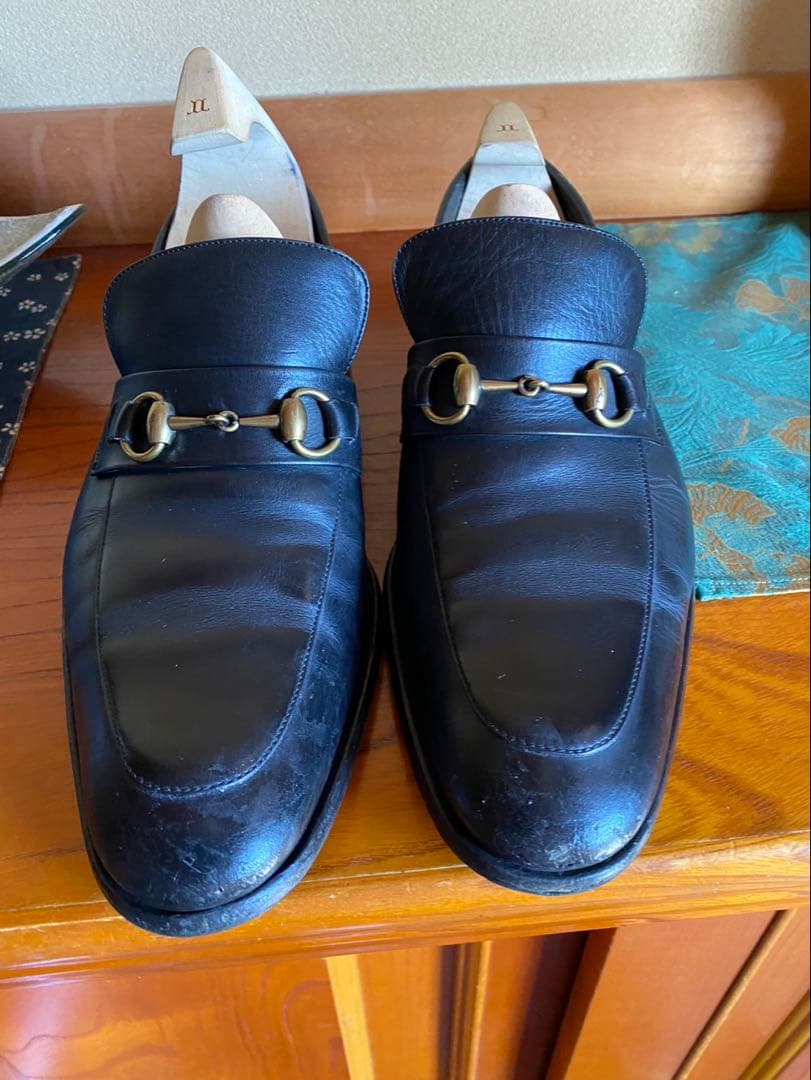 GUCCI ブラック ローファー 金具付き