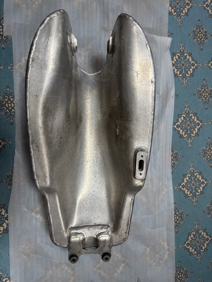 SR400（キャブ車）デイトナ　アルミノートンタンク