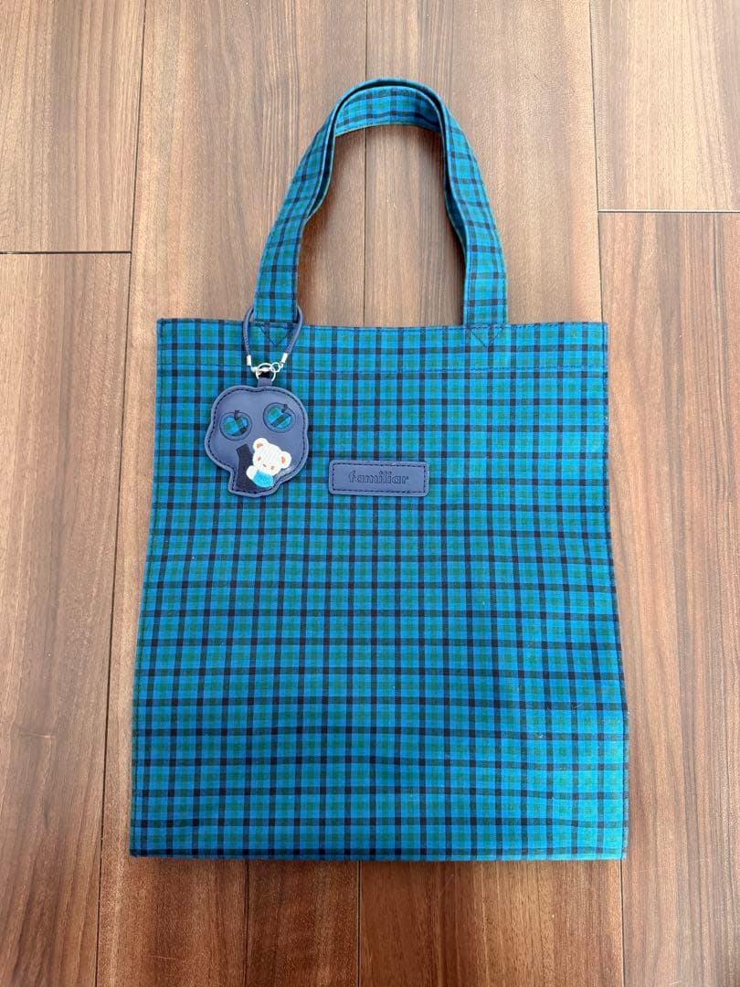 ファミリア　チェック柄トートバッグ クマチャーム付き