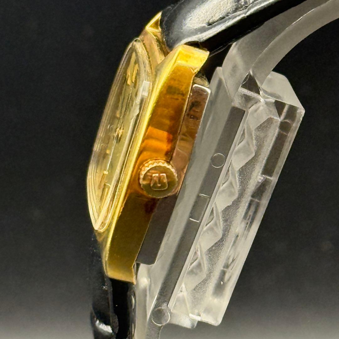 稼働品 ユニバーサル・ジュネーブ 自動巻き 角型 ゴールド文字盤 ユニセックス