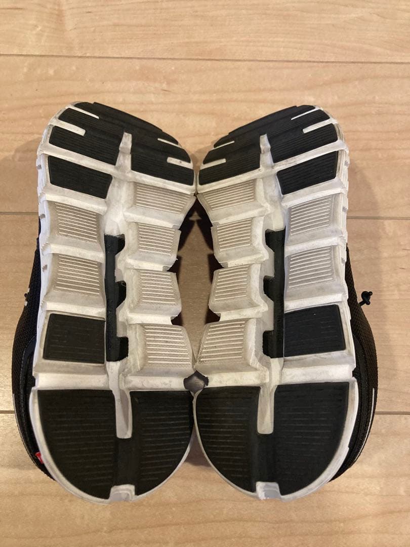 On Cloud 6 ウィメンズ Black/White サイズ26