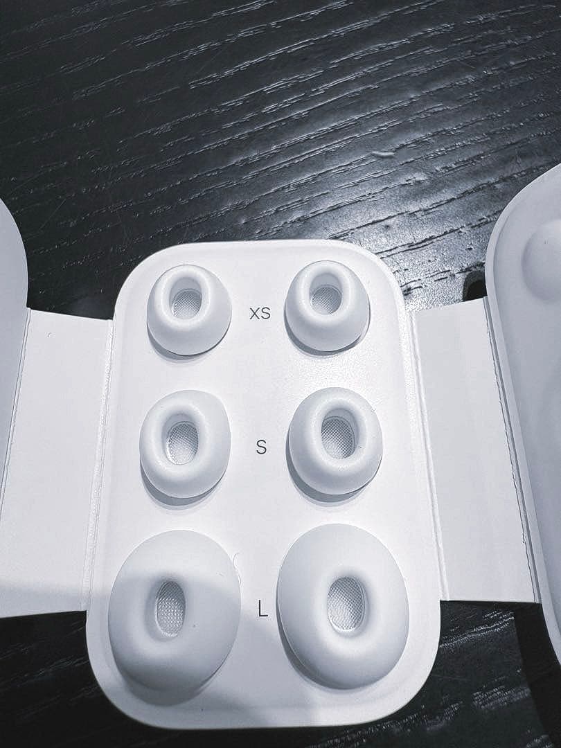 美品 AirPods Pro2（第2世代）USB-C MTJV3J/Aエアポッズ