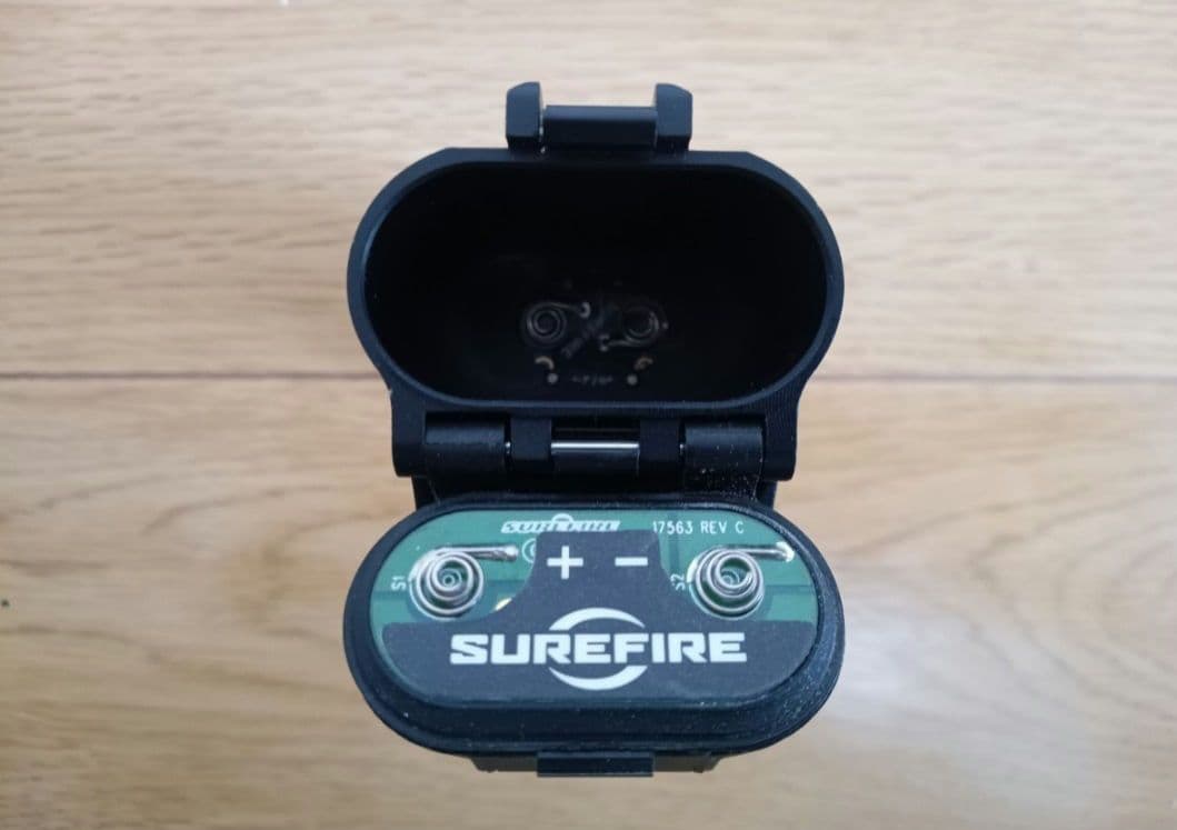 m*5様 実物　surefire　製　X300U　ウエポンライト　トレポン　PT