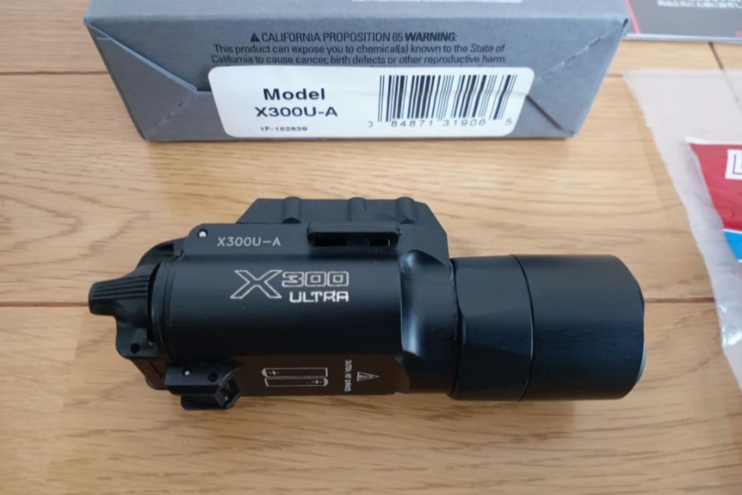 m*5様 実物　surefire　製　X300U　ウエポンライト　トレポン　PT