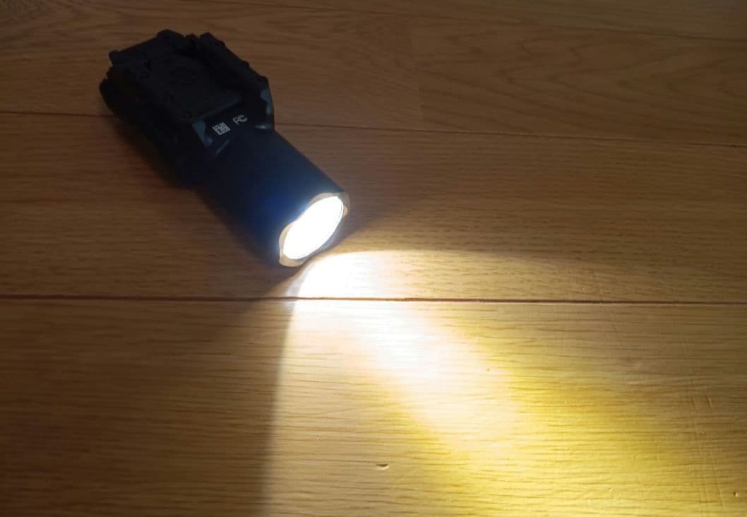 m*5様 実物　surefire　製　X300U　ウエポンライト　トレポン　PT