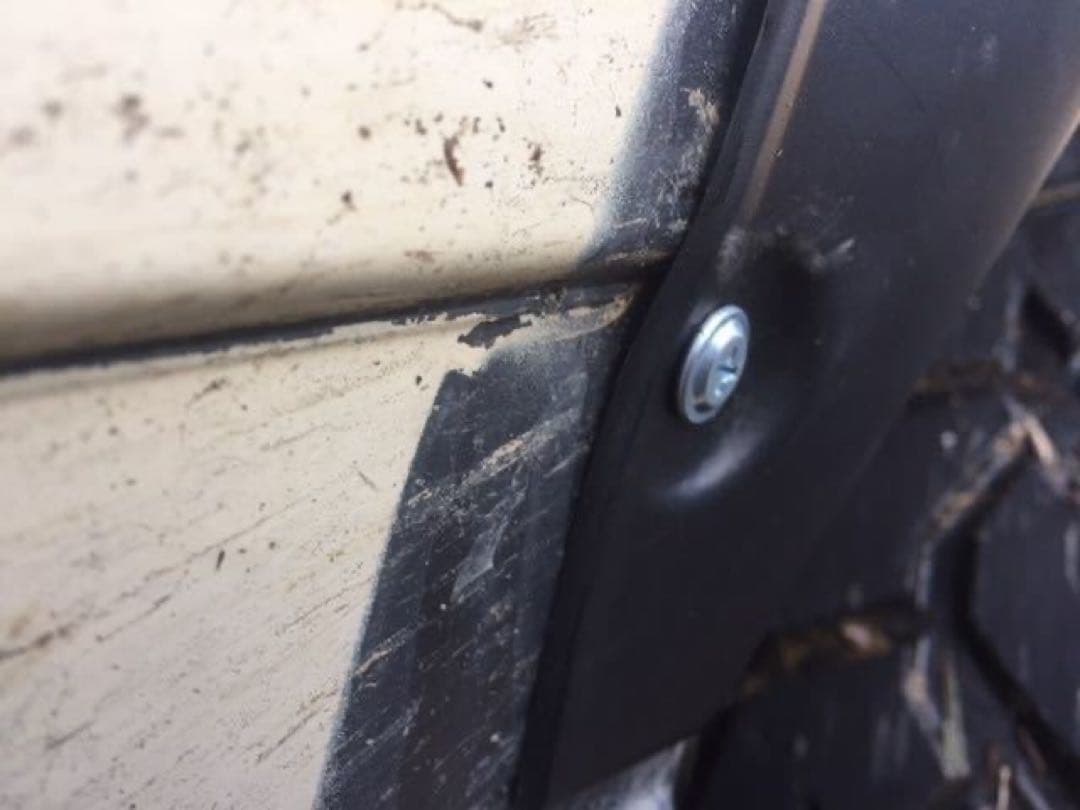 ジムニーJA11JB23JA22等 汎用オーバーフェンダー　側面ビス留め