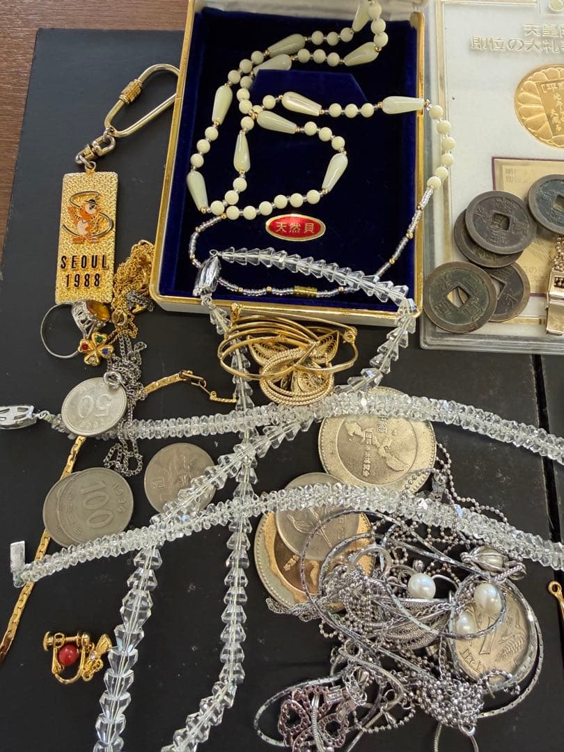 N*n様 h*u様 遺品整理品　詳細不明