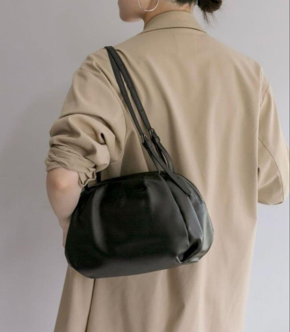 本日特別価格！【ear PAPILLONNER】コロンボストンバッグ　ブラック