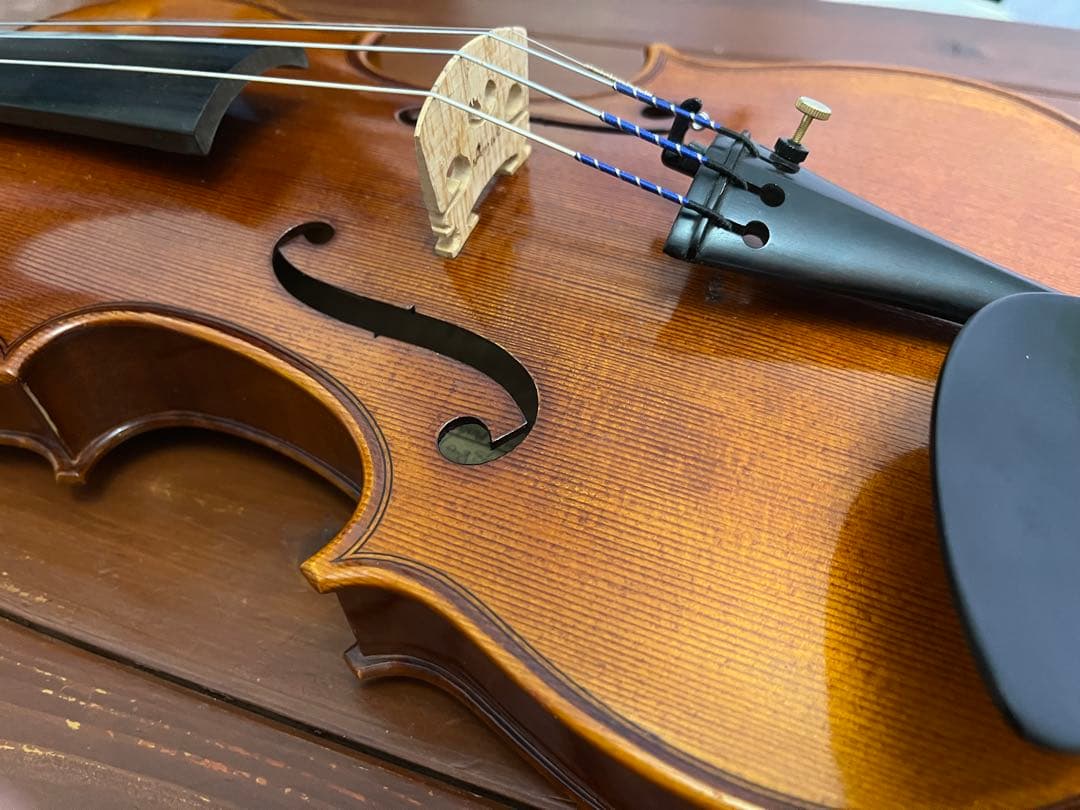 バイオリン4/4 音量があり、かつやわらかい音質。