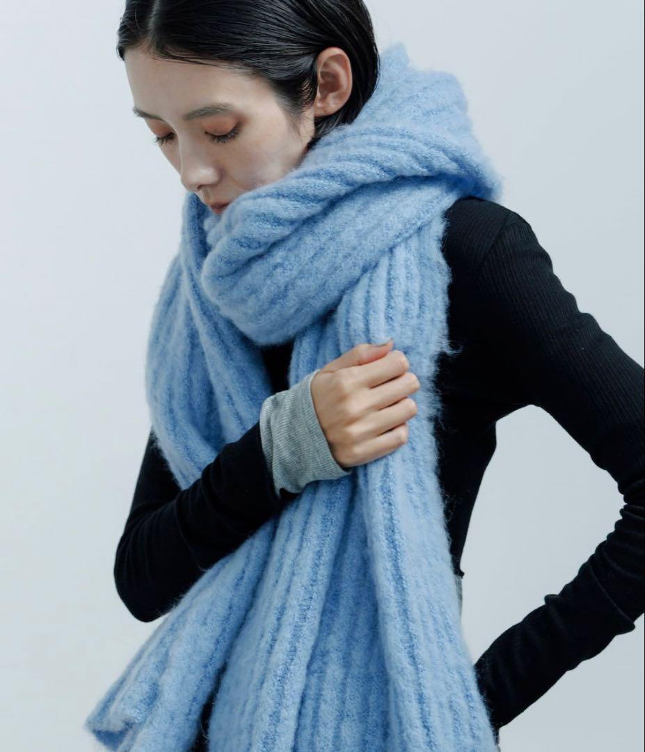 小物 akio long & volume mohair muffler / sky