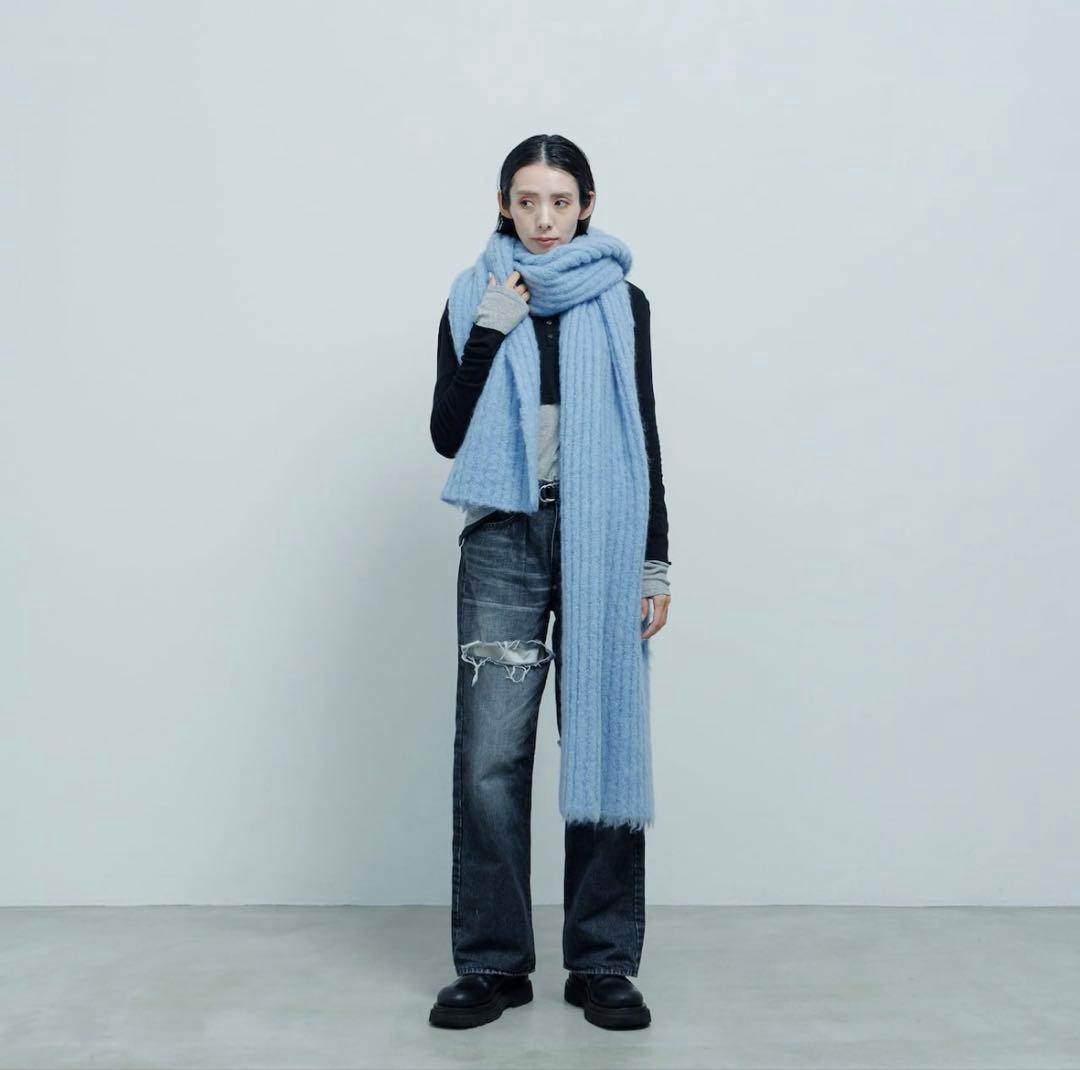 小物 akio long & volume mohair muffler / sky