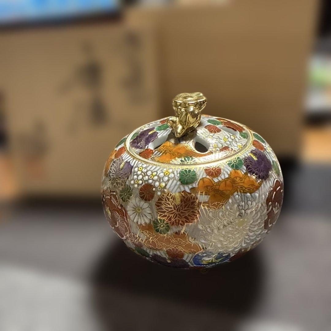 華やかな花模様の九谷焼香炉金花詰
