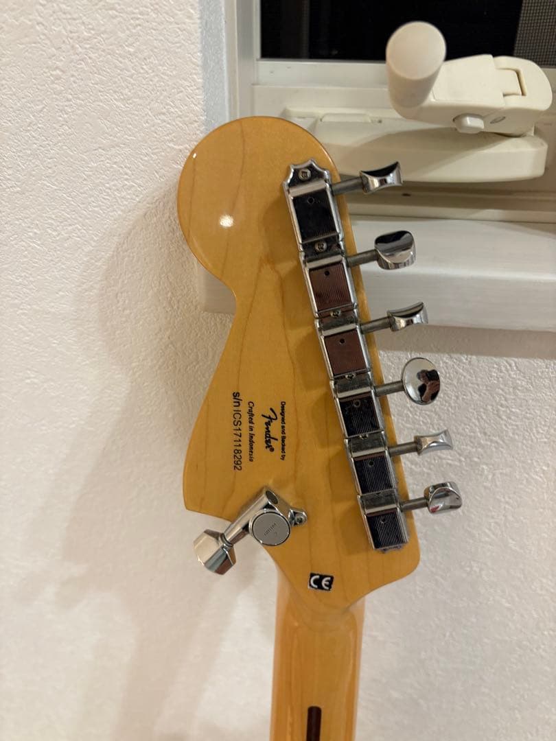 Squier by Fenderベース Classic Vibe Bass VI