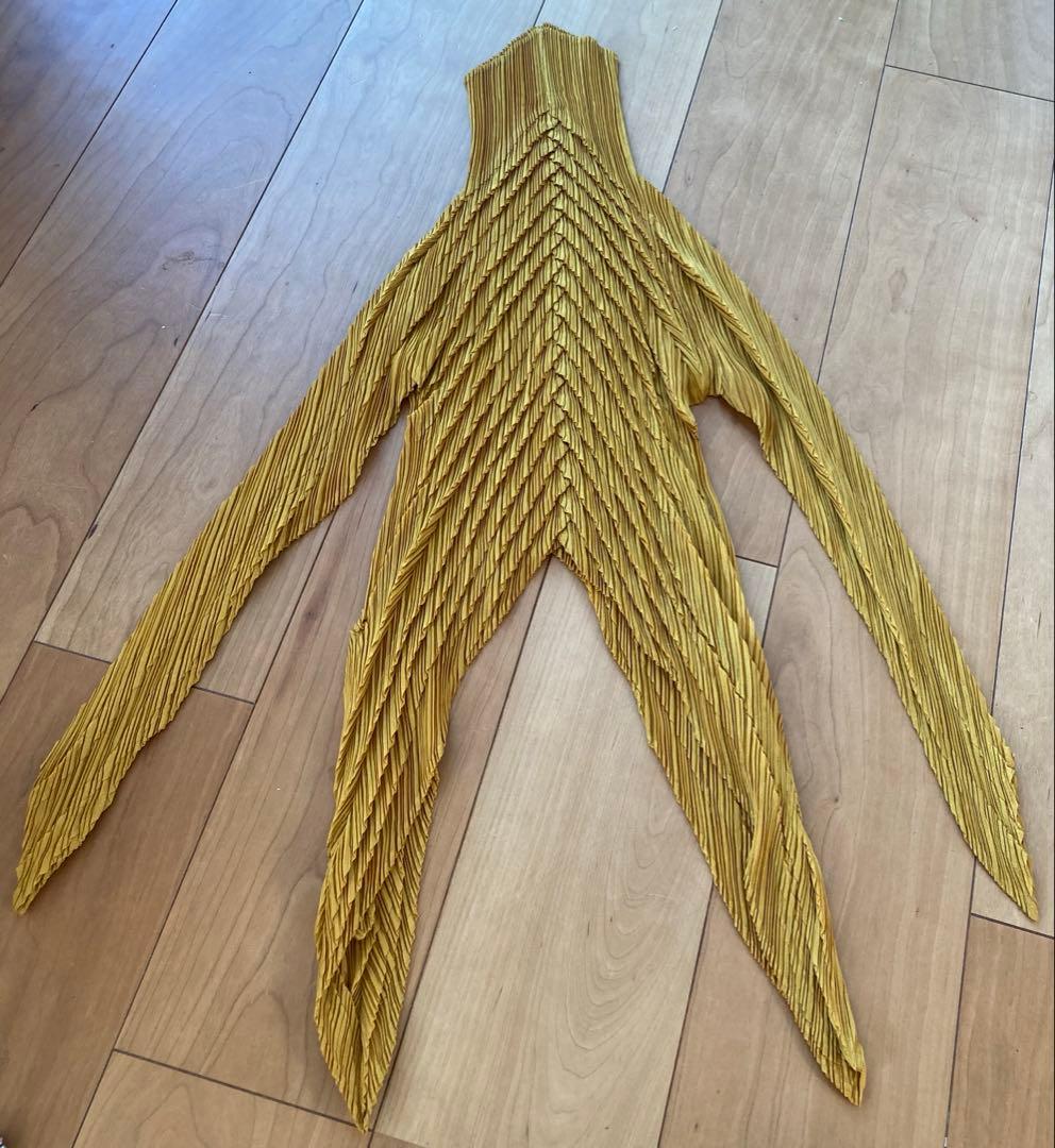 ISSEY MIYAKE プリーツトップス マスタード