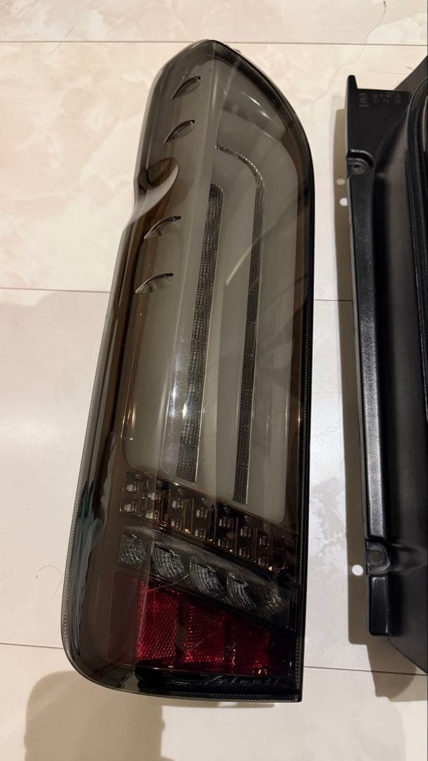 HIACE 200系 ヴァレンティULTRA Z ウルトラゼータLEDテール